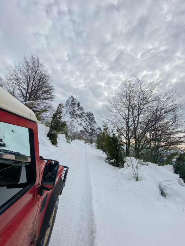 Extremo Encantado: Nieve, Diversión y Naturaleza al Mejor Costo - Image 1