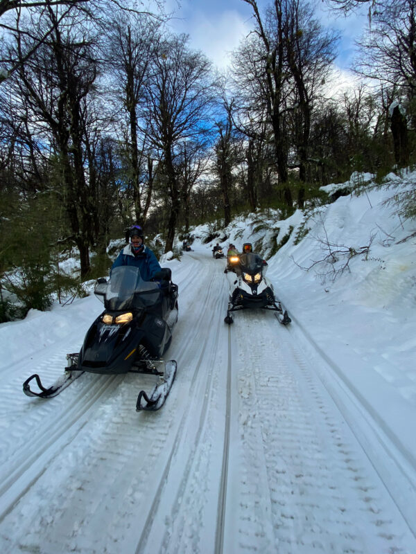 La Cueva – Travesía Diurna en Moto de Nieve y Cuatriciclos - Con traslado - Image 3